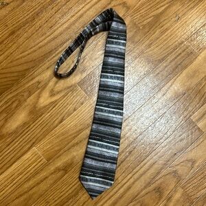 Carlos Devenezia Men's Necktie 100% Silk Hand Made black silver and light purple